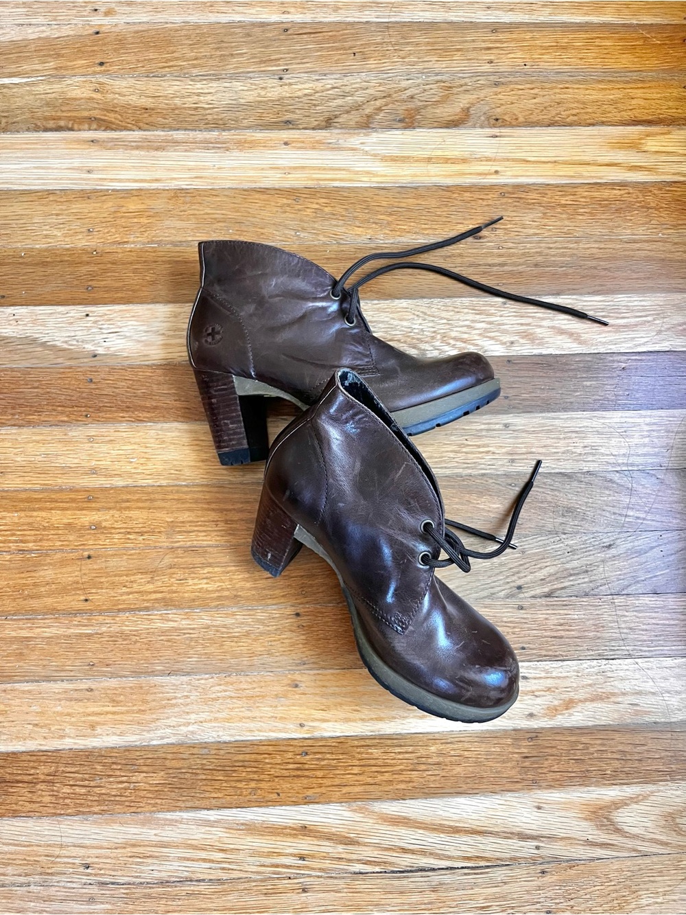 RARE Dr. Martens Brown Leather Lace-Up Ankle Boot Court/Darcie Heel